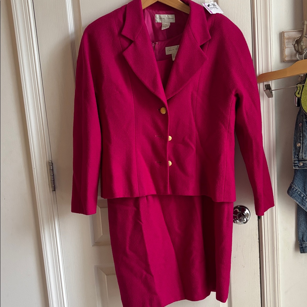 Casual Corner Fuchsia Blazer And Dress Ensemble